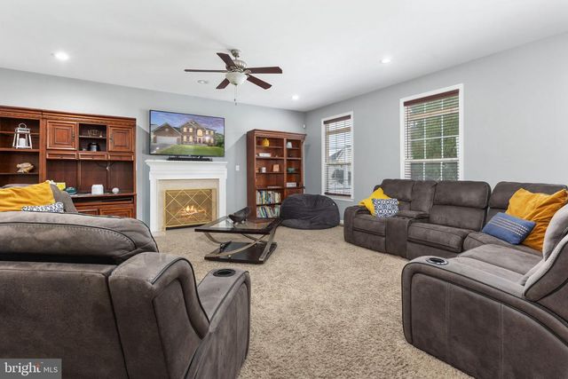 8 SAINT RICHARDS CT, Stafford, VA 22556