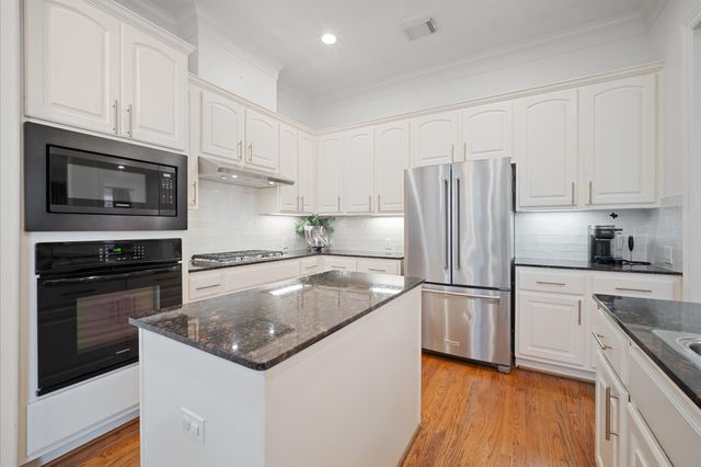 1507 Shady Villa Fern, Houston, TX 77055
