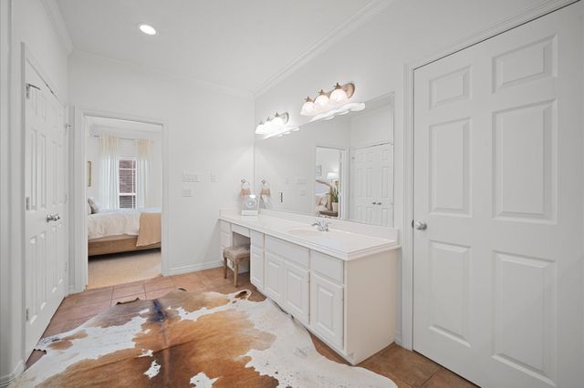 1507 Shady Villa Fern, Houston, TX 77055