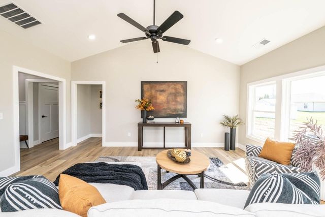 2917 Seminole Way, Piqua, OH 45356