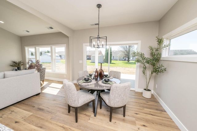 2917 Seminole Way, Piqua, OH 45356