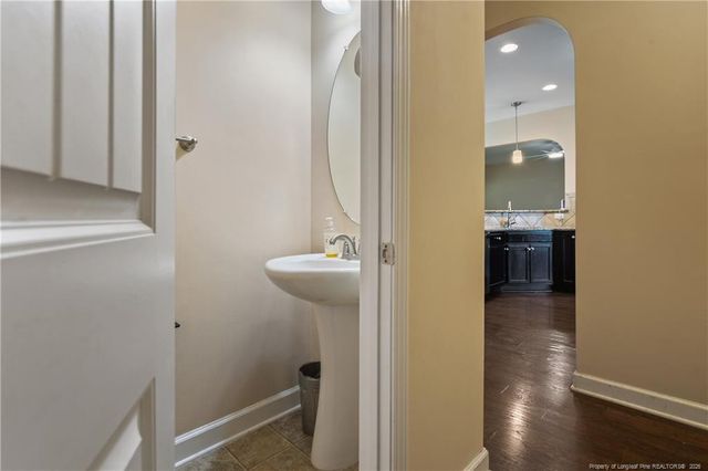 945 Pecan Grove Loop, Hope Mills, NC 28348