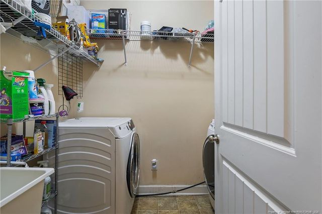 945 Pecan Grove Loop, Hope Mills, NC 28348