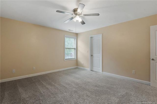 945 Pecan Grove Loop, Hope Mills, NC 28348