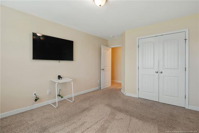 945 Pecan Grove Loop, Hope Mills, NC 28348