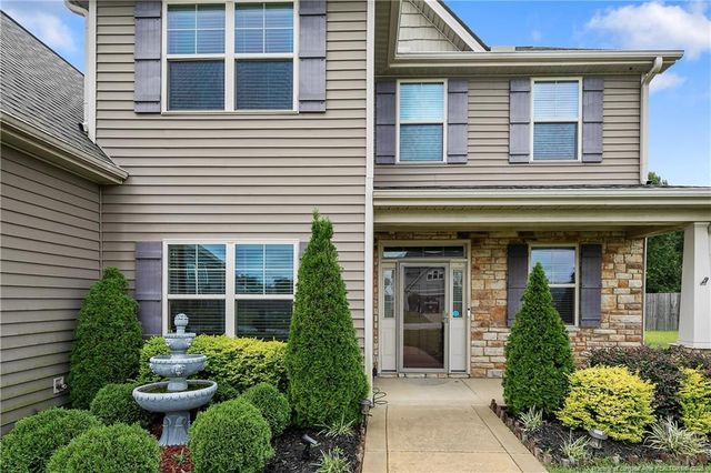 945 Pecan Grove Loop, Hope Mills, NC 28348