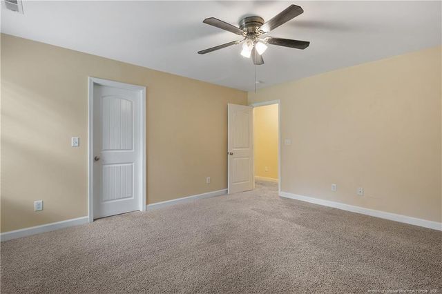 945 Pecan Grove Loop, Hope Mills, NC 28348