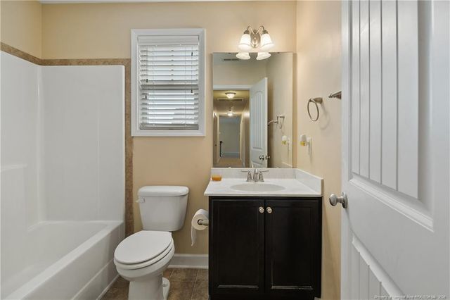 945 Pecan Grove Loop, Hope Mills, NC 28348