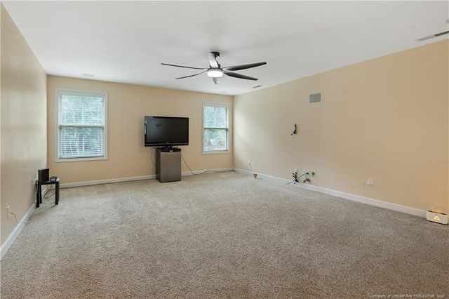 945 Pecan Grove Loop, Hope Mills, NC 28348