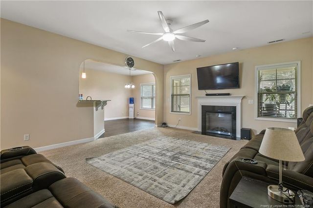 945 Pecan Grove Loop, Hope Mills, NC 28348