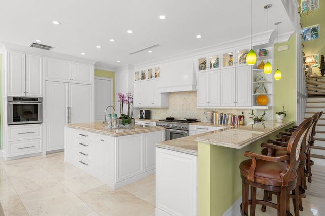 2870 NE 24th Place, Fort Lauderdale, FL 33305