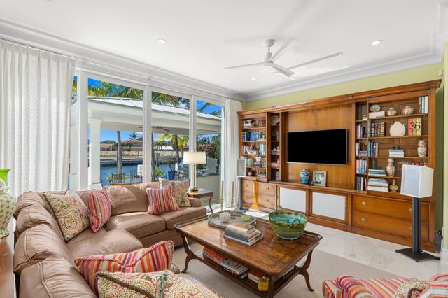 2870 NE 24th Place, Fort Lauderdale, FL 33305