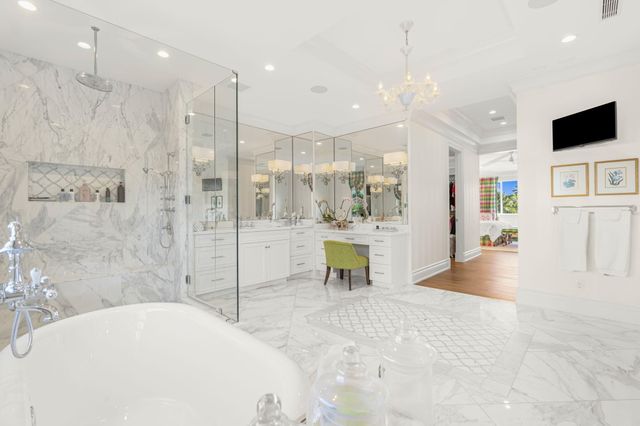 2870 NE 24th Place, Fort Lauderdale, FL 33305
