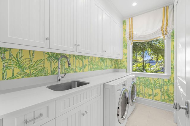 2870 NE 24th Place, Fort Lauderdale, FL 33305