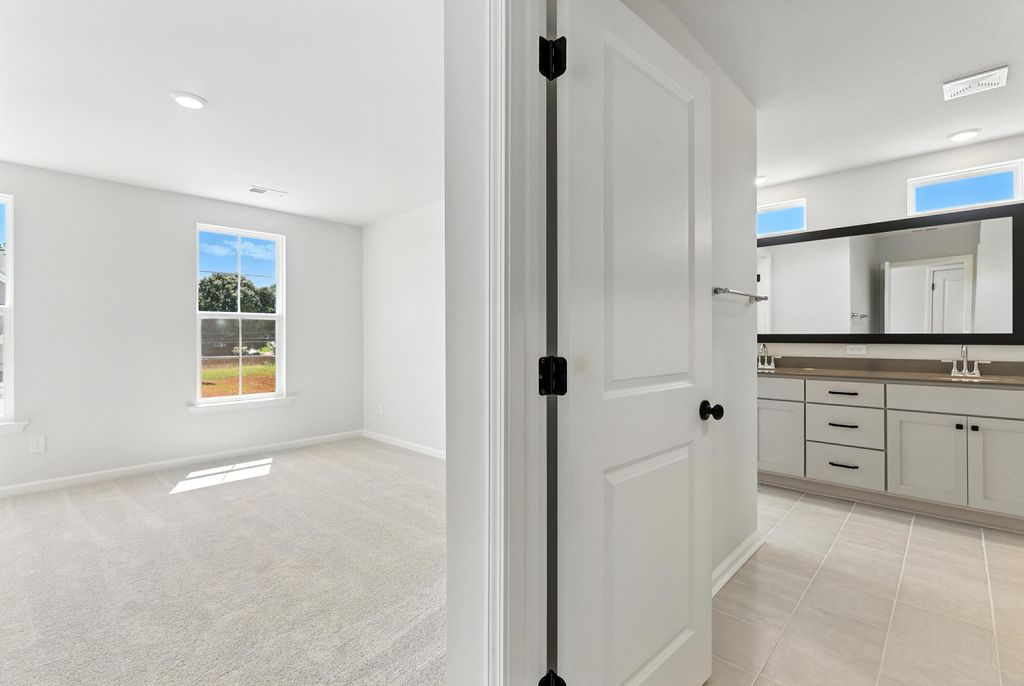 Image 18 of property listing at 73 Crosswick Street, Summerville, SC 29483