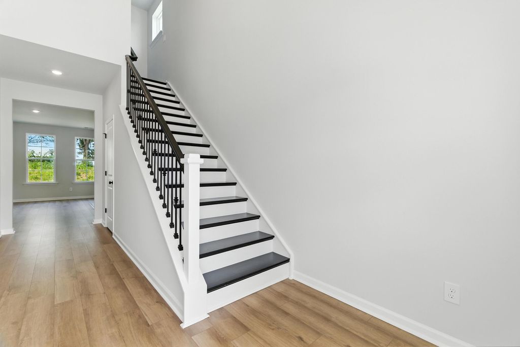 Image 4 of property listing at 73 Crosswick Street, Summerville, SC 29483