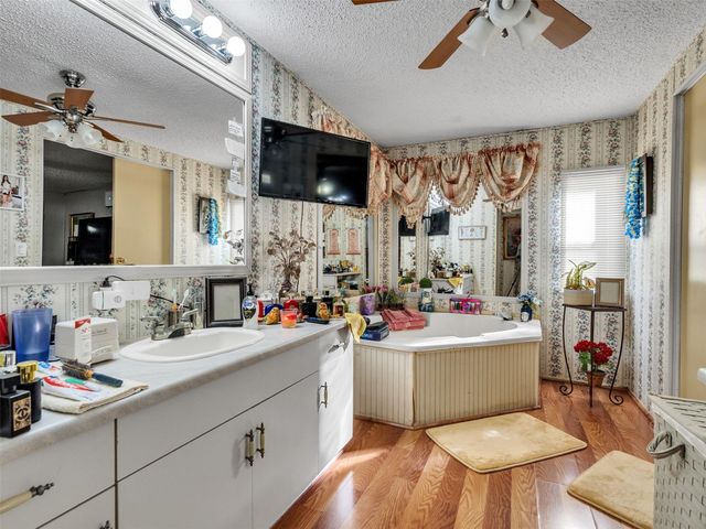 1010 Airline N, Rosharon, TX 77583