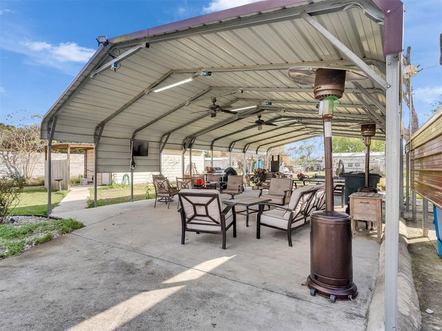 1010 Airline N, Rosharon, TX 77583