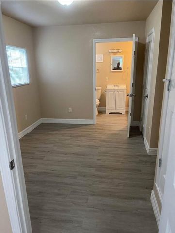 1010 Airline N, Rosharon, TX 77583