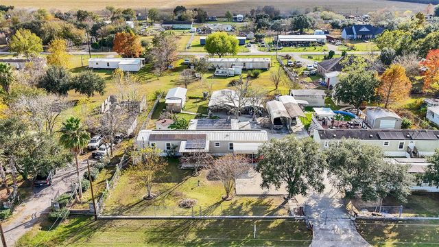 1010 Airline N, Rosharon, TX 77583