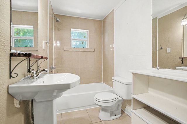 407 W 4th Street, Kaufman, TX 75142