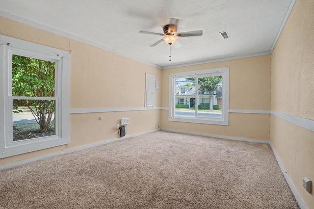 407 W 4th Street, Kaufman, TX 75142