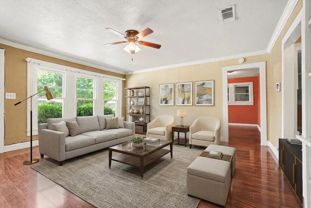 407 W 4th Street, Kaufman, TX 75142