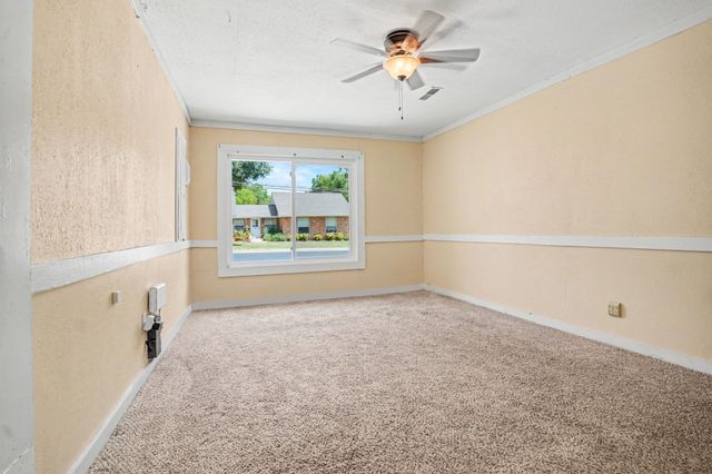 407 W 4th Street, Kaufman, TX 75142