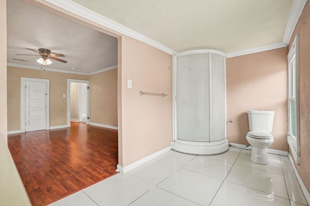 407 W 4th Street, Kaufman, TX 75142