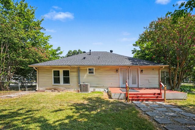 407 W 4th Street, Kaufman, TX 75142