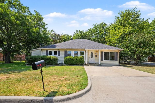 407 W 4th Street, Kaufman, TX 75142
