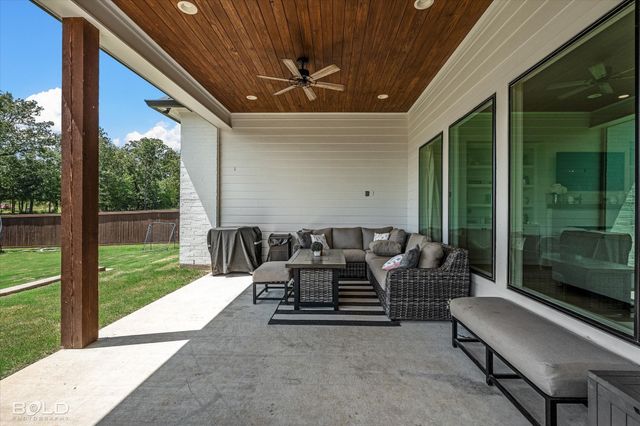 10946 Whispering Path Drive, Shreveport, LA 71106