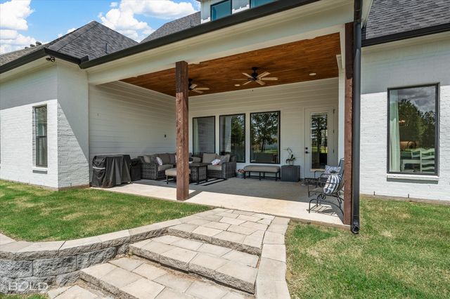 10946 Whispering Path Drive, Shreveport, LA 71106