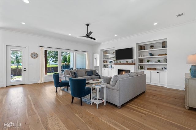 10946 Whispering Path Drive, Shreveport, LA 71106