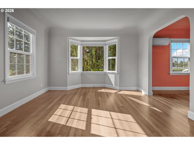 1815 Sw SUNSET Blvd, Portland, OR 97239