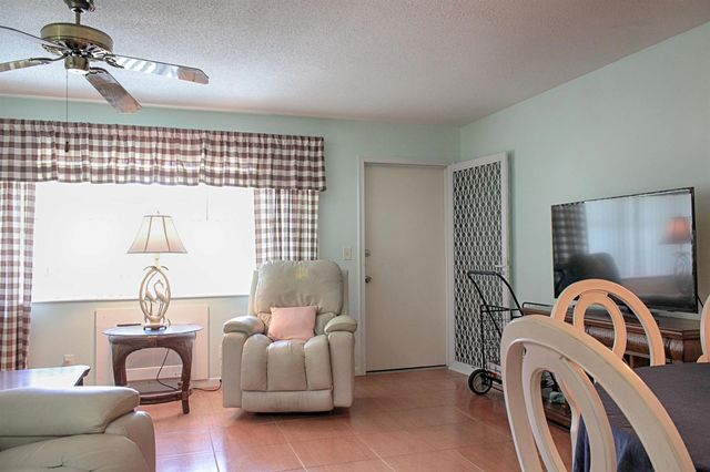 880 Horizons W 102, Boynton Beach, FL 33435