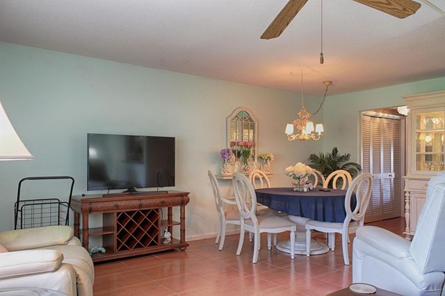 880 Horizons W 102, Boynton Beach, FL 33435