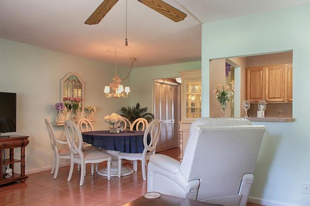880 Horizons W 102, Boynton Beach, FL 33435