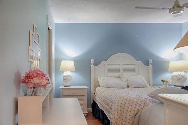 880 Horizons W 102, Boynton Beach, FL 33435