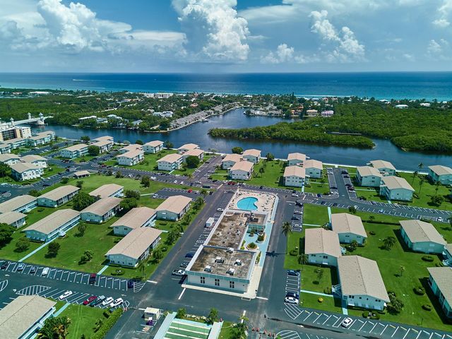 880 Horizons W 102, Boynton Beach, FL 33435