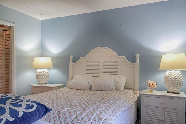 880 Horizons W 102, Boynton Beach, FL 33435
