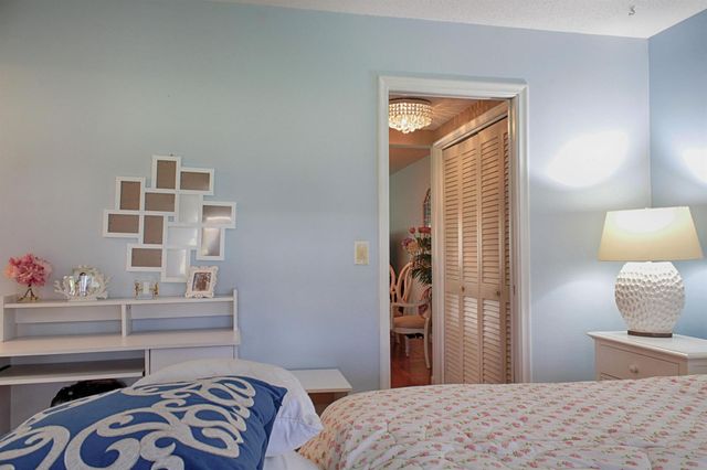 880 Horizons W 102, Boynton Beach, FL 33435