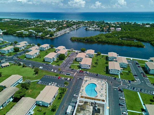 880 Horizons W 102, Boynton Beach, FL 33435