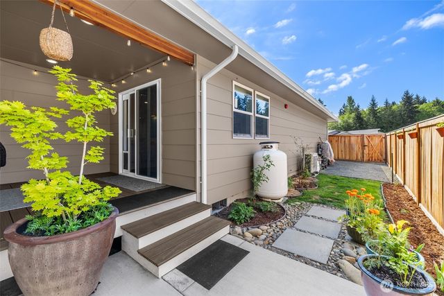 1529 Discovery Loop, Port Angeles, WA 98363