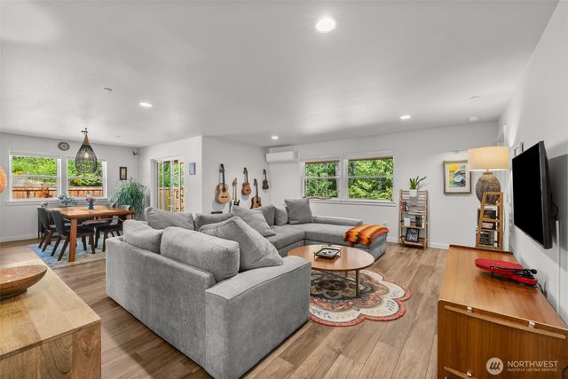 1529 Discovery Loop, Port Angeles, WA 98363