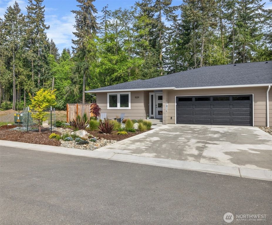 1529 Discovery Loop, Port Angeles, WA 98363