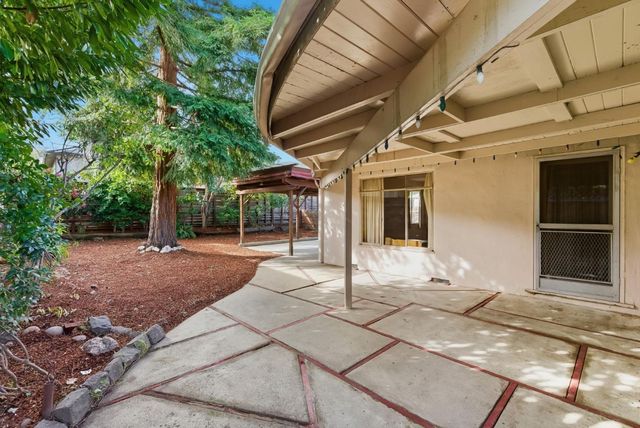 915 Cloud Avenue, Menlo Park, CA 94025