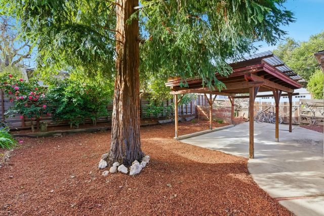 915 Cloud Avenue, Menlo Park, CA 94025