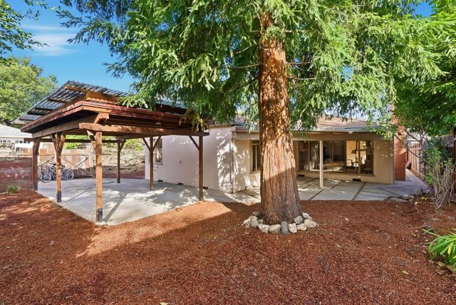 915 Cloud Avenue, Menlo Park, CA 94025