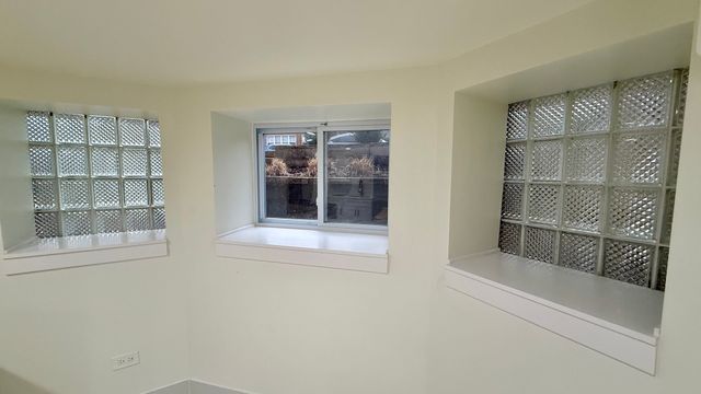 1906 W 34th Place G, Chicago, IL 60608